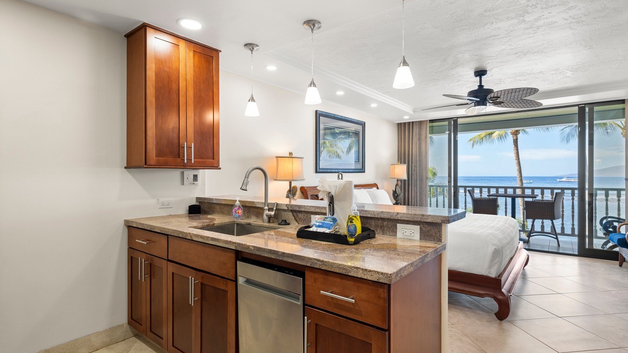 Photo of Bedroom in Historic Lahaina Front Street