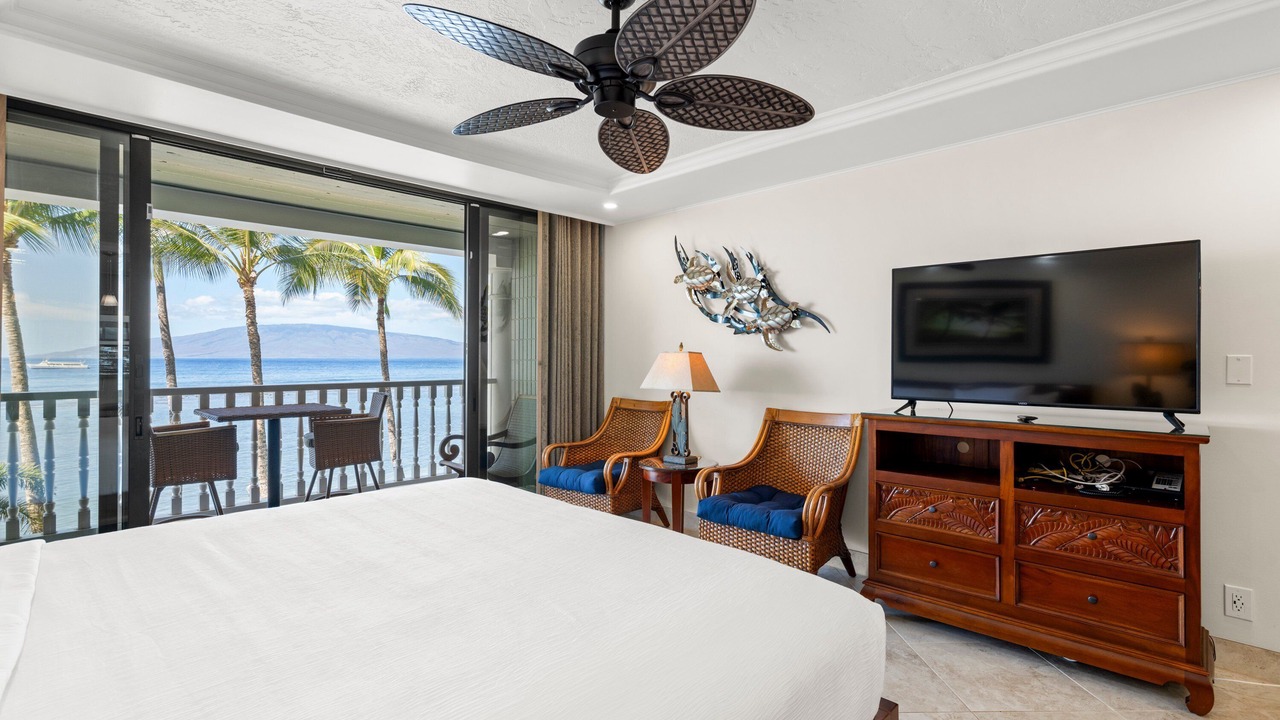 Photo of Bedroom in Historic Lahaina Front Street