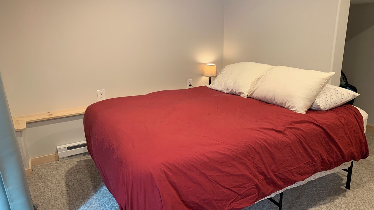 Photo of Bedroom in Roslyn Ridge