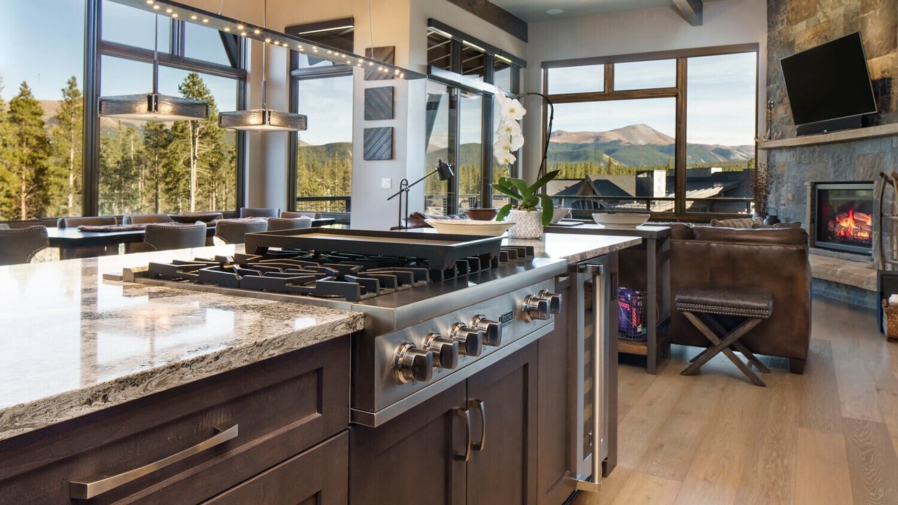 Photo of Kitchen in Peak 8