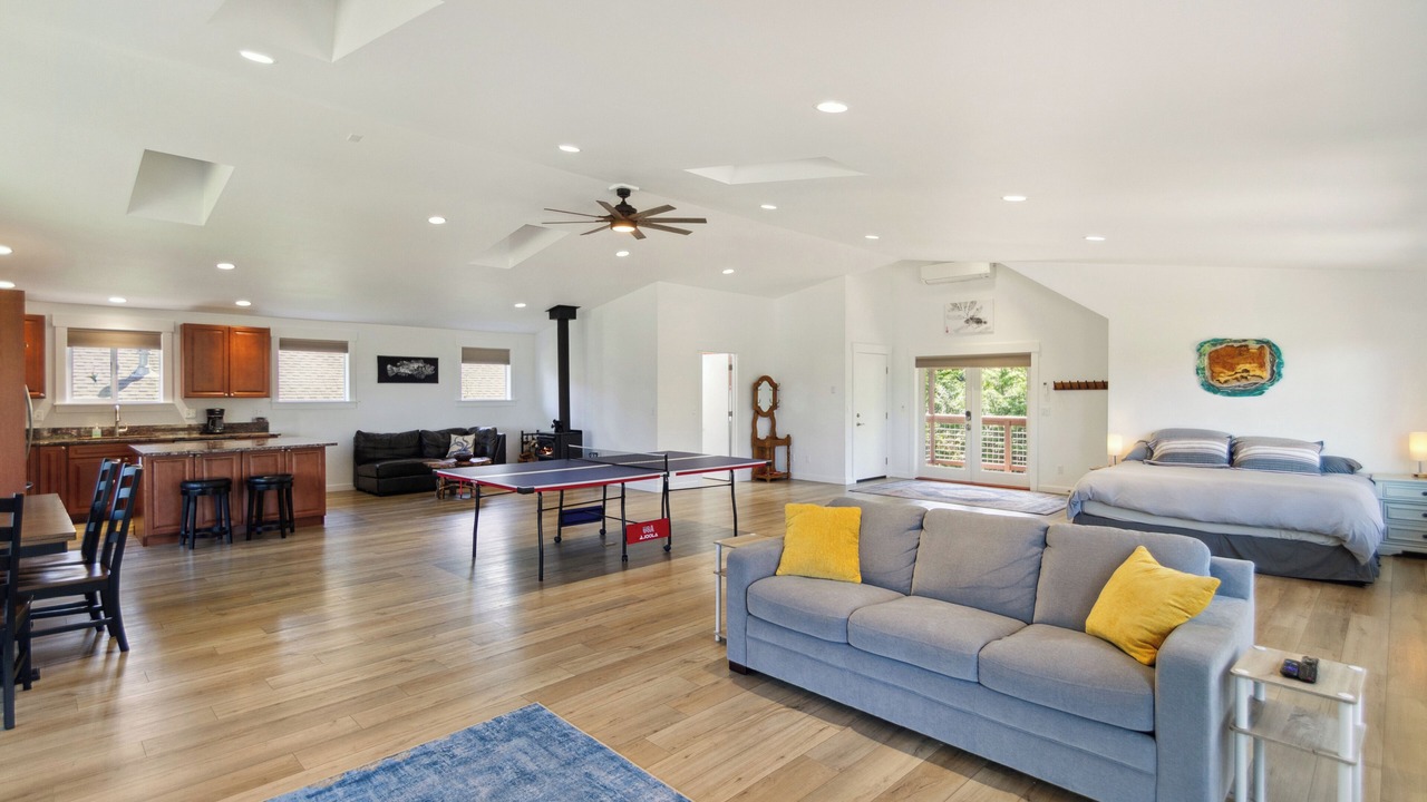 Photo of Livingroom in Adelma Beach