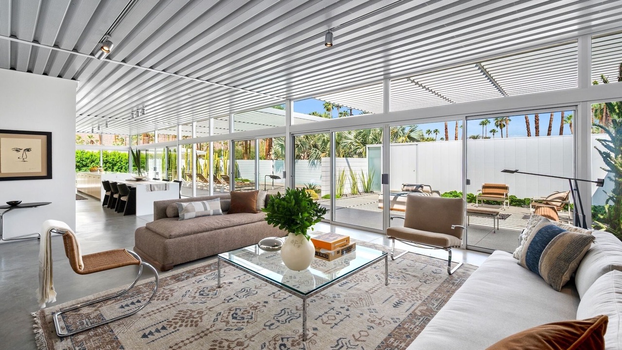 Photo of Livingroom in Deepwell Estates