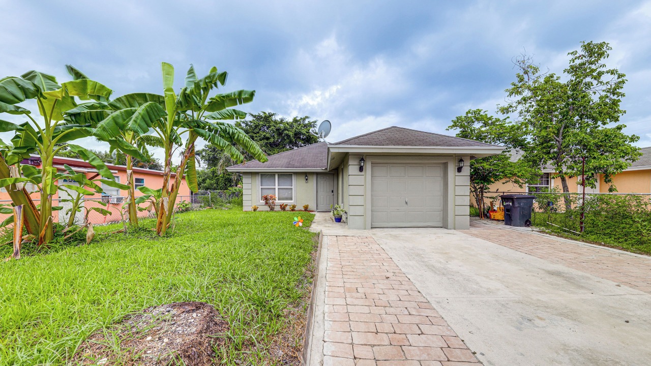 Photo of Others in Lake Worth Corridor