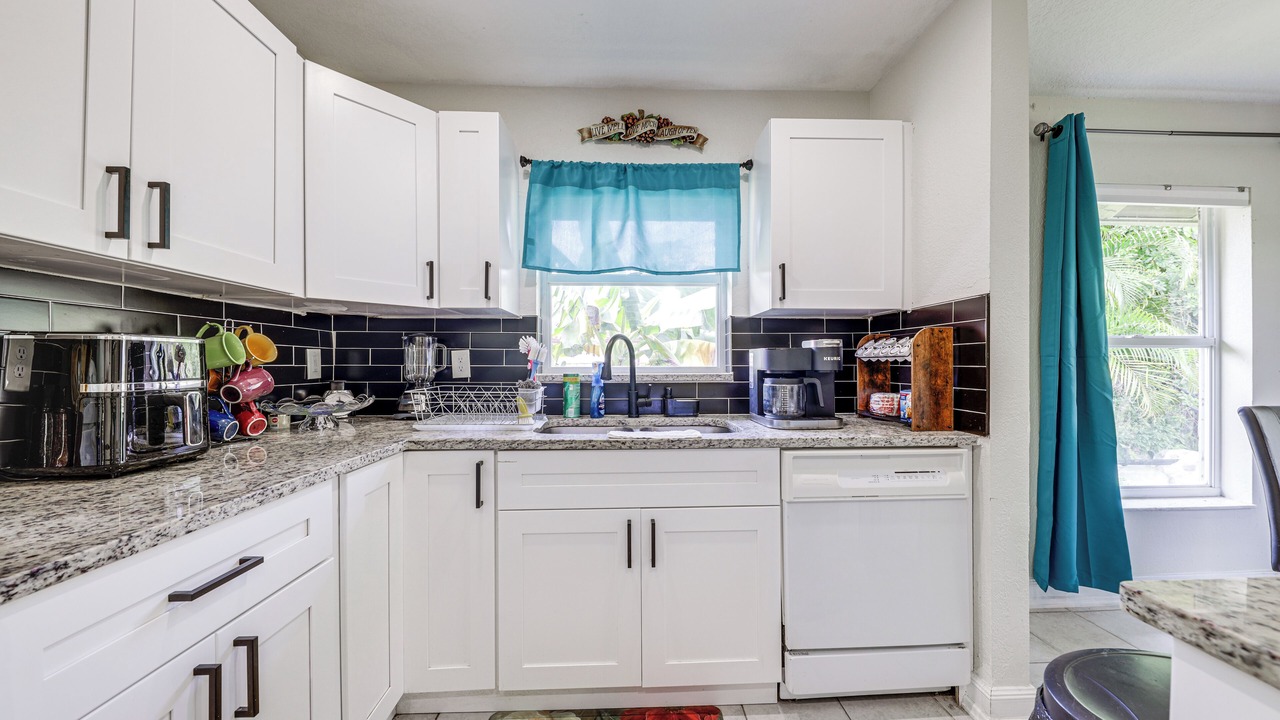 Photo of Kitchen in Lake Worth Corridor