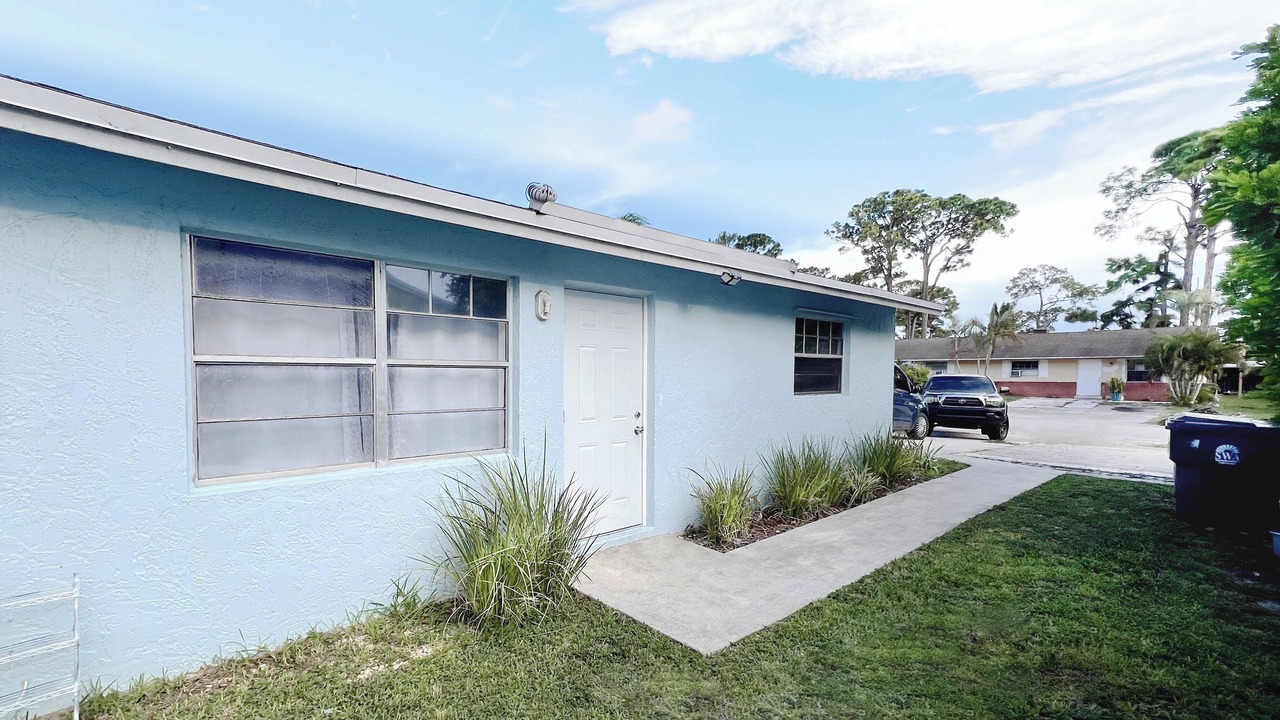 Photo of Outdoor in Lake Worth Corridor