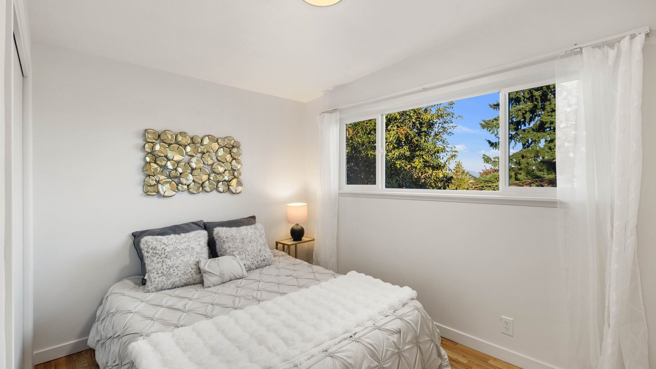 Photo of Bedroom in SeaTac