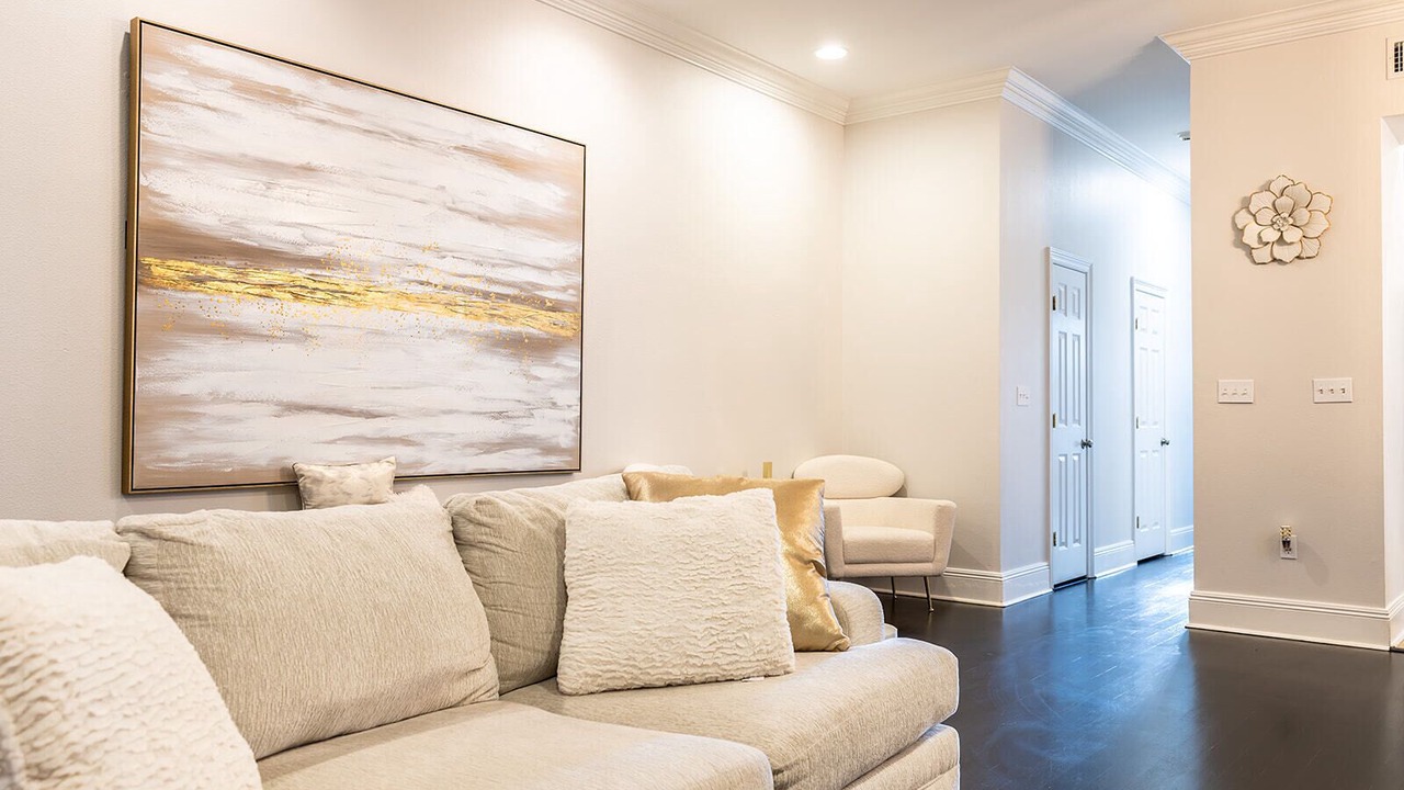 Photo of Livingroom in Lakeview