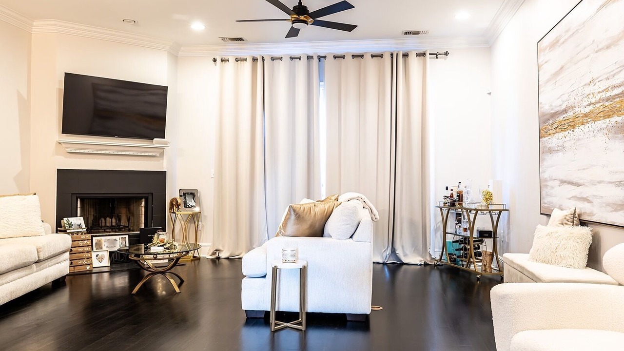 Photo of Livingroom in Lakeview