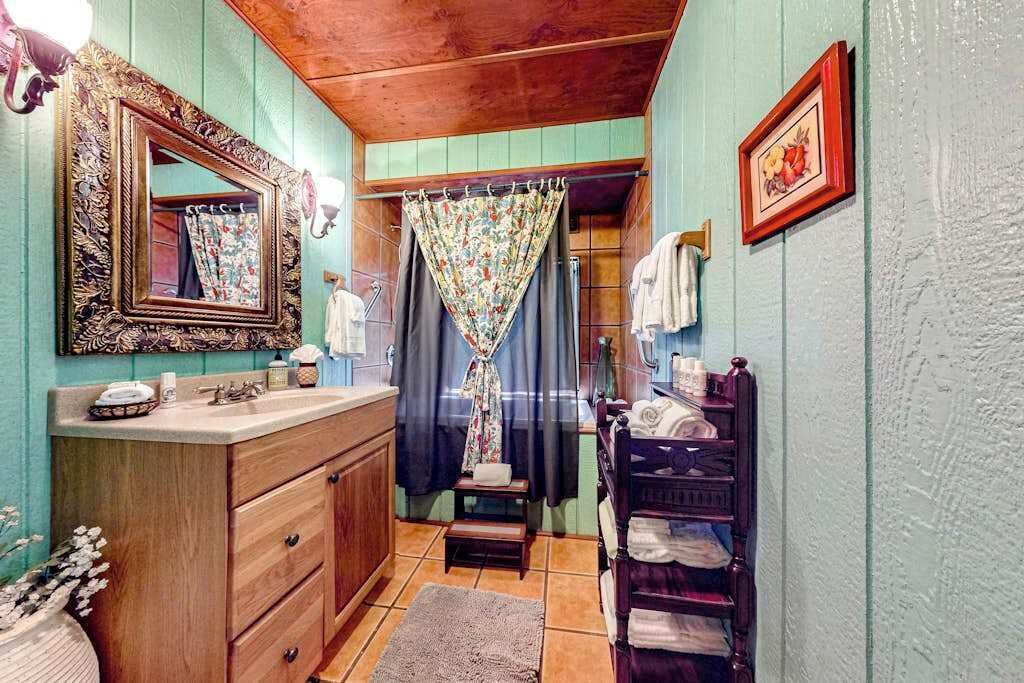 Photo of Bathroom in Volcano
