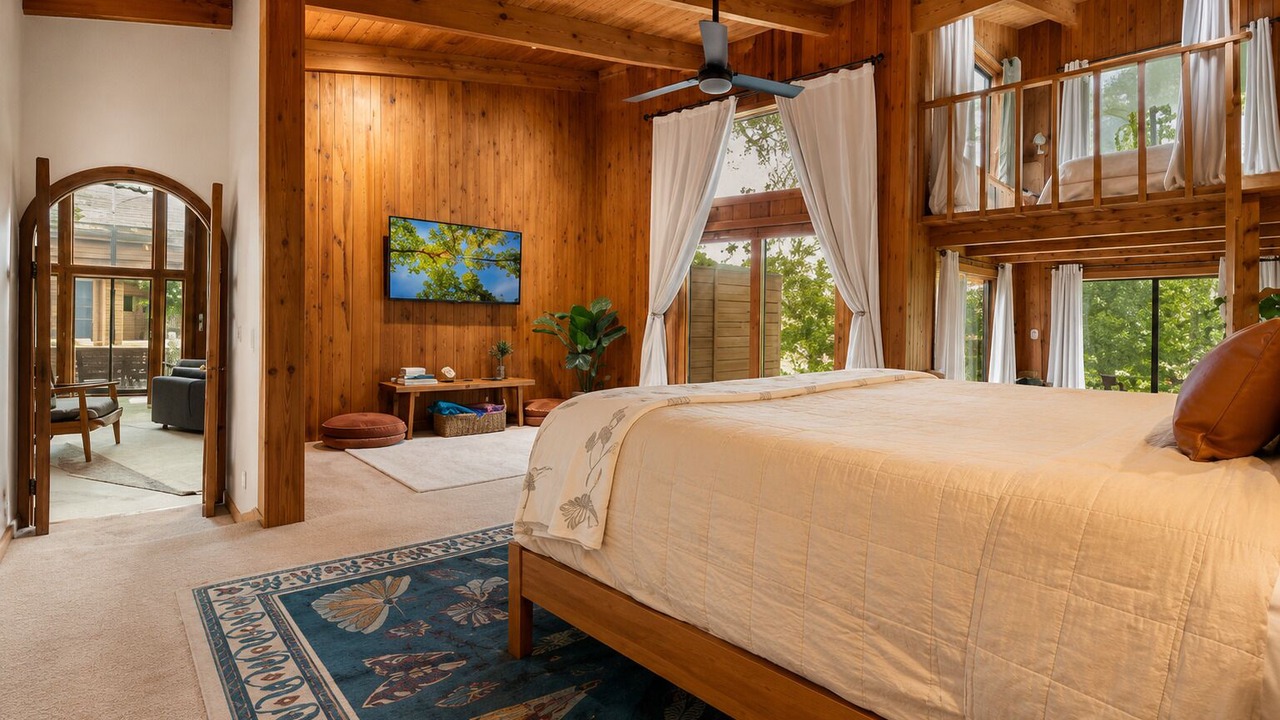 Photo of Bedroom in Parthenon