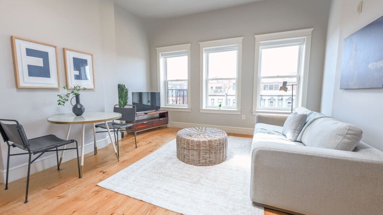 Photo of Livingroom in Back Bay
