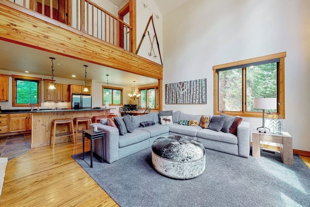 Photo of Livingroom in Crown