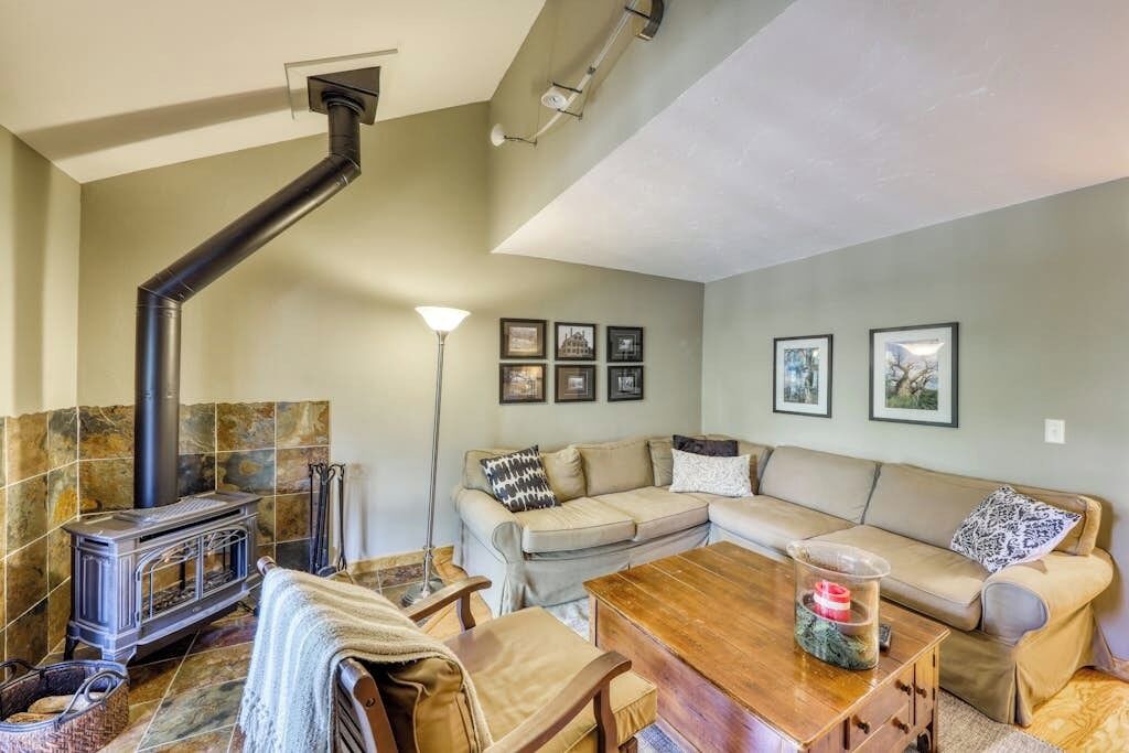 Photo of Livingroom in Baldy Mountain