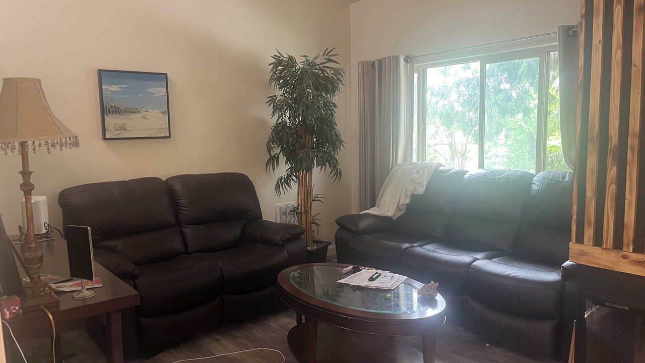 Photo of Livingroom in Seattle Metro Area