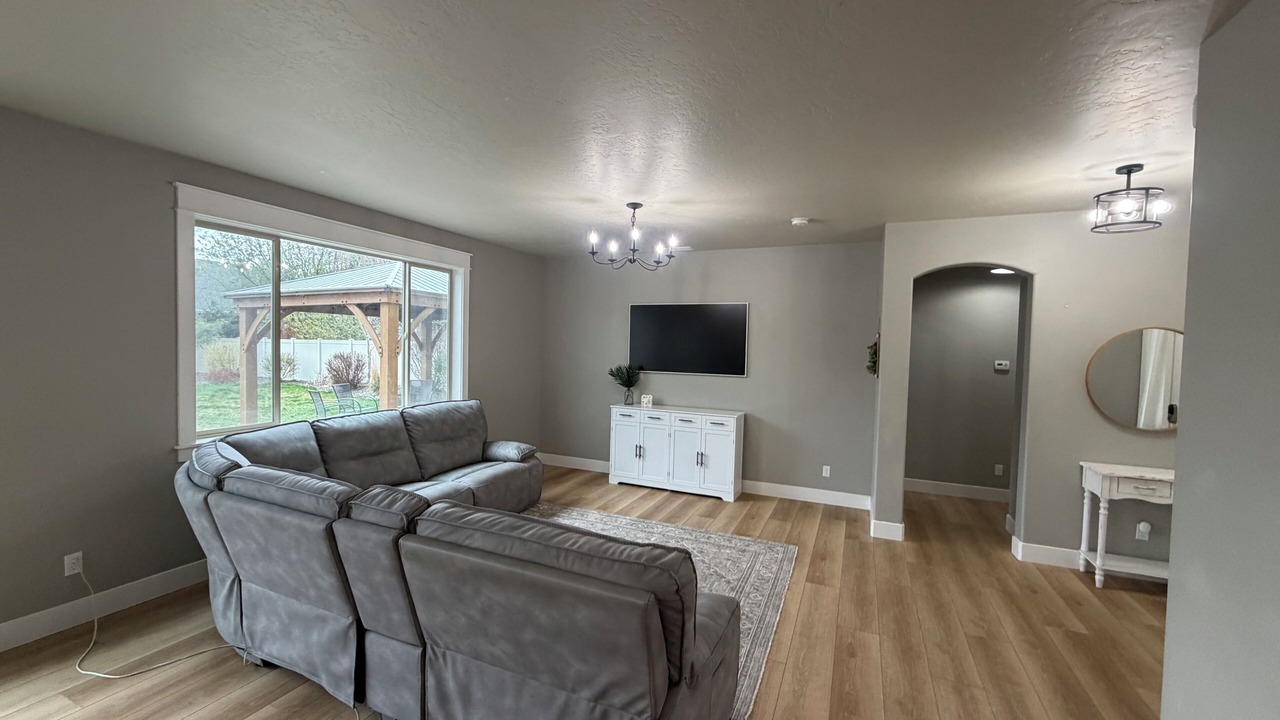 Photo of Livingroom in Eagle