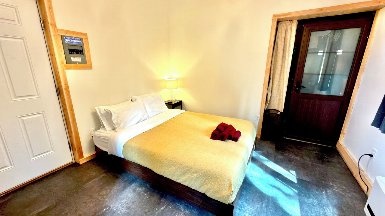 Photo of Bedroom in Tok