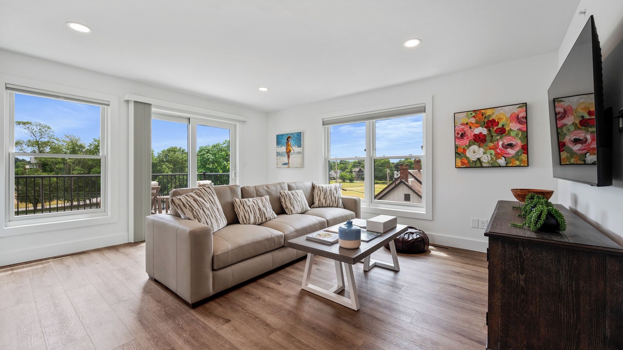 Photo of Livingroom in Saratoga Springs