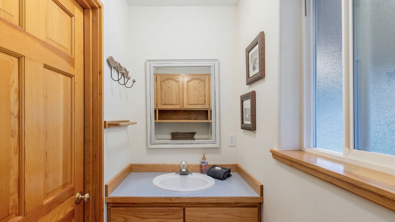 Photo of Bathroom in Plain