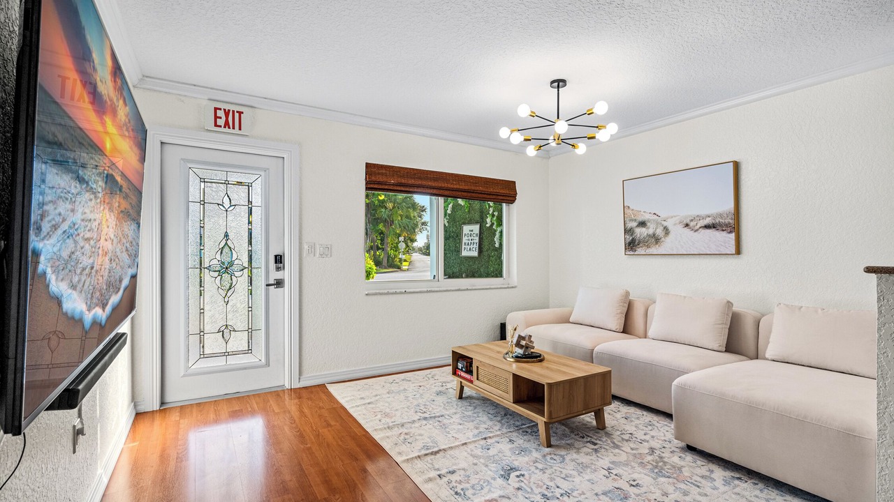 Photo of Livingroom in Lake Clarke Shores