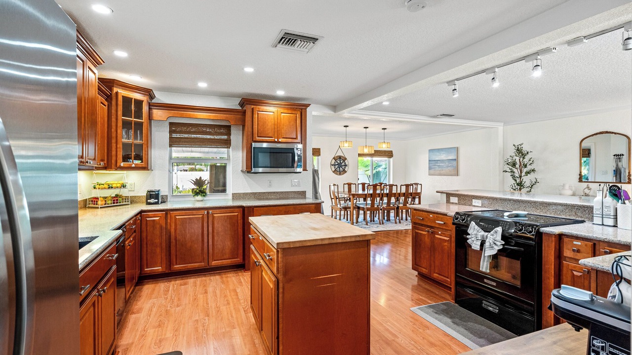 Photo of Kitchen in Lake Clarke Shores