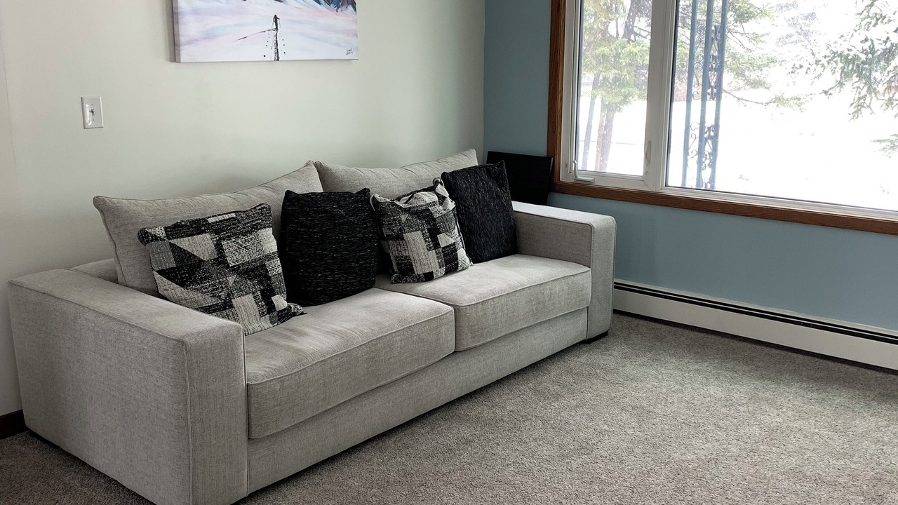 Photo of Livingroom in College