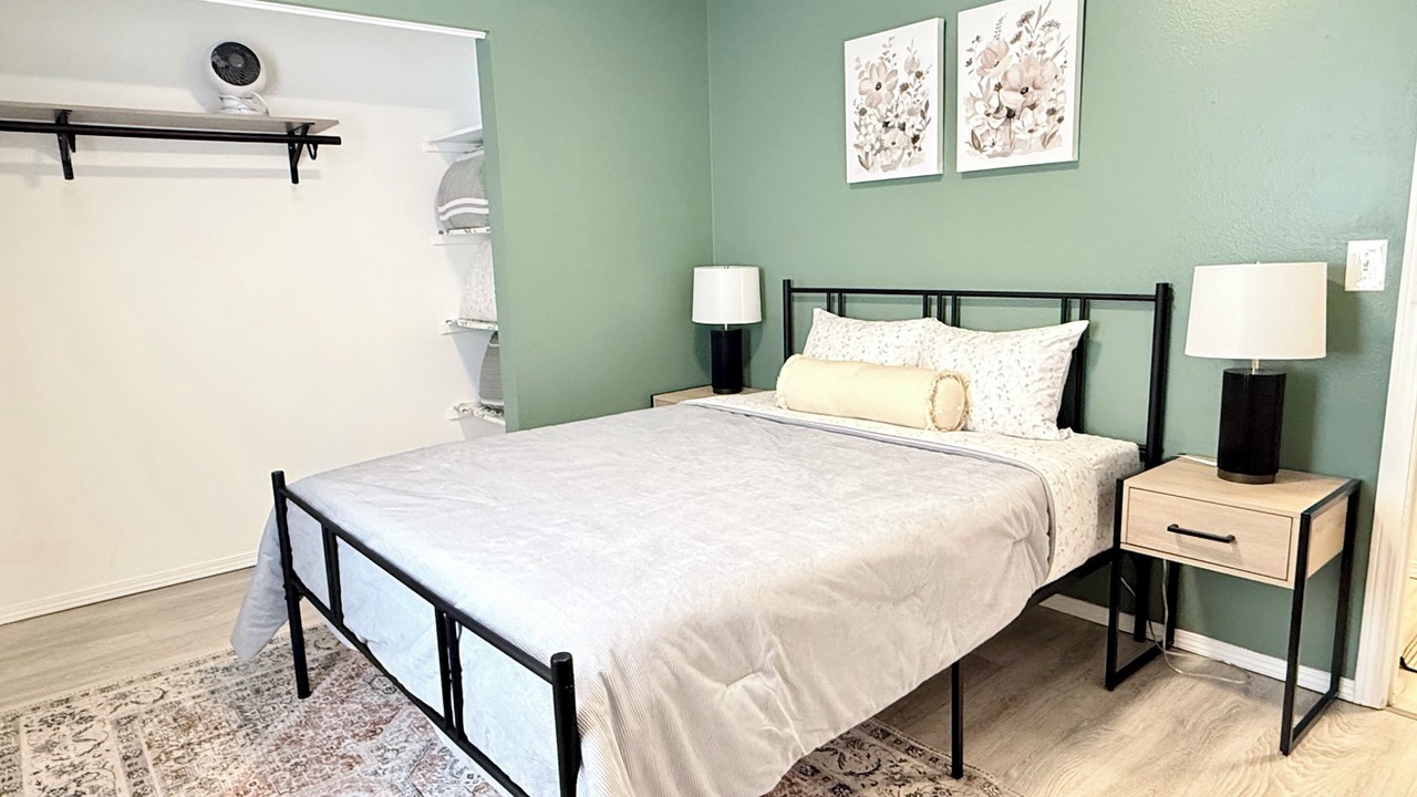 Photo of Bedroom in University Area