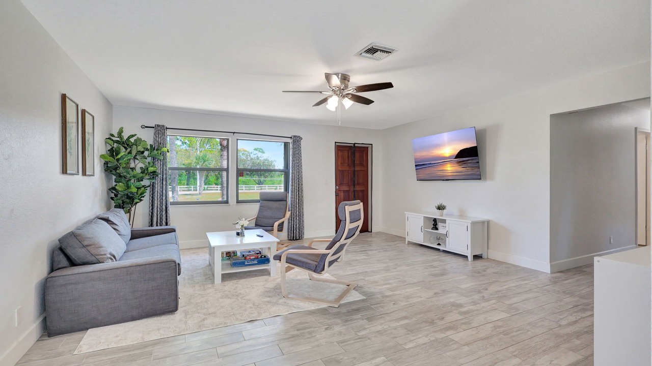 Photo of Livingroom in Lake Worth
