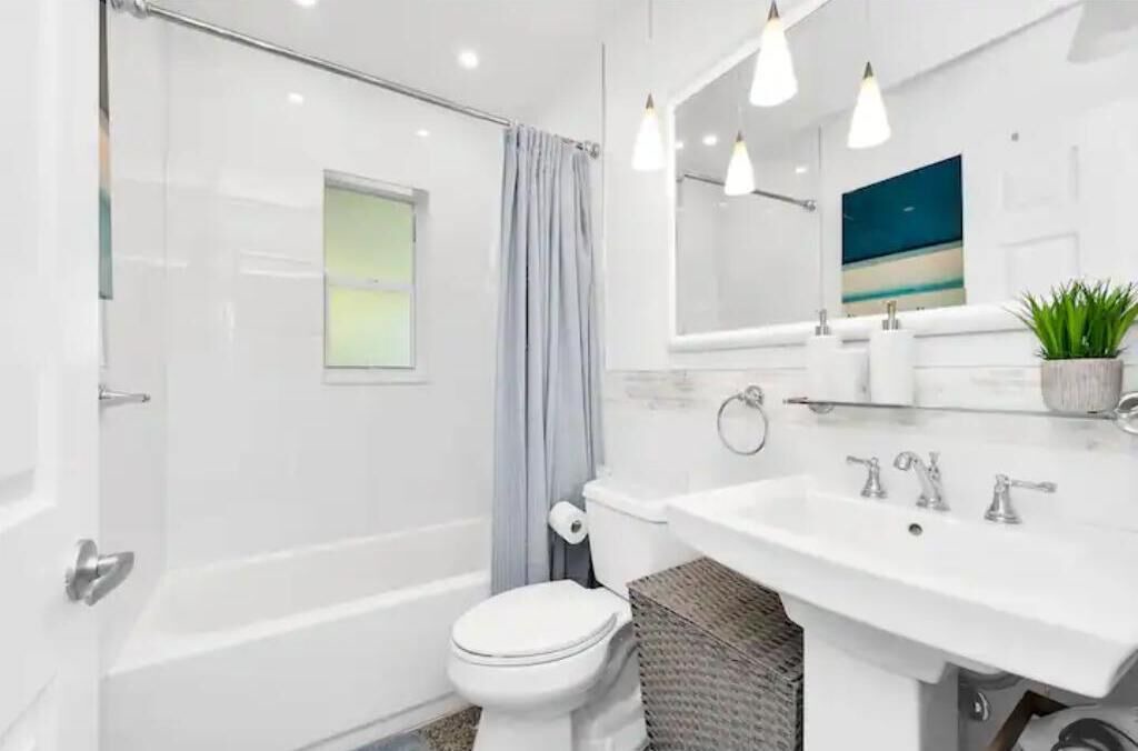 Photo of Bathroom in Pinewood Park
