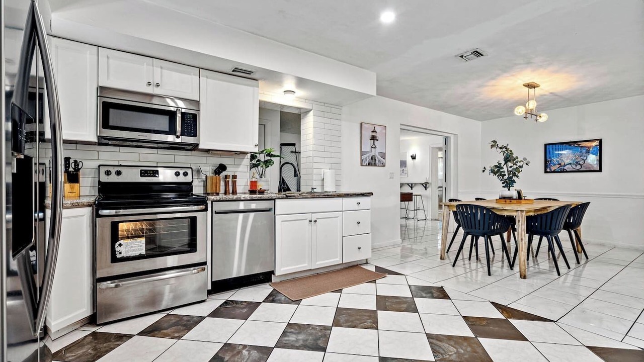 Photo of Kitchen in Lantana