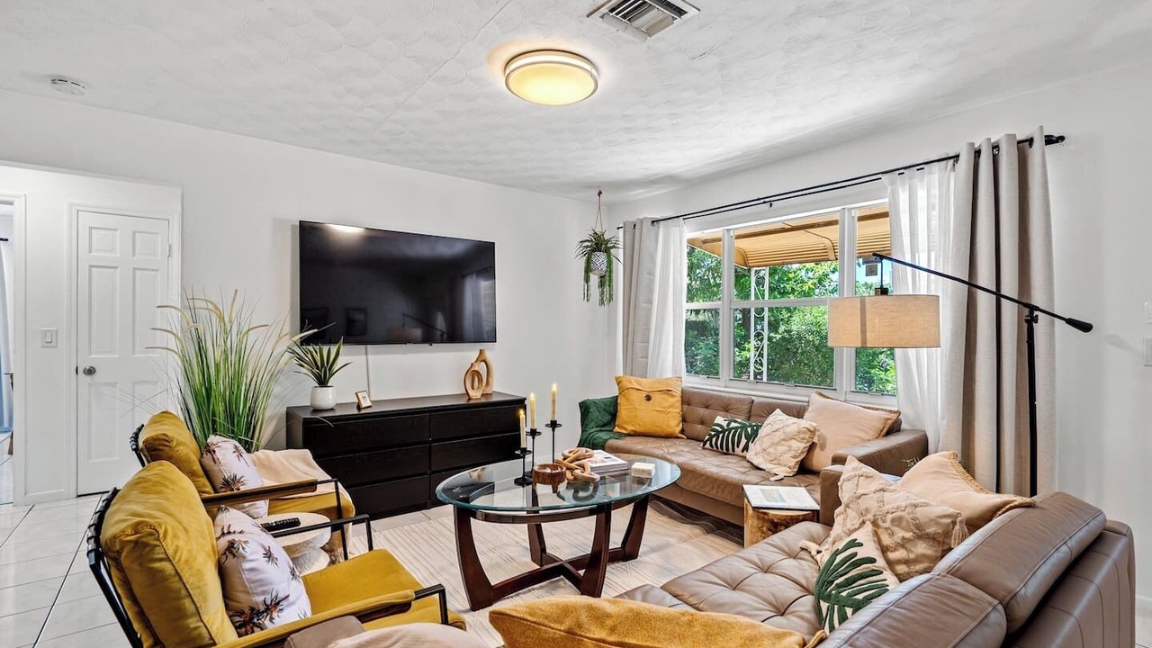 Photo of Livingroom in Lantana