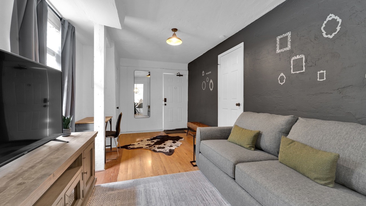 Photo of Livingroom in Pinewood Park