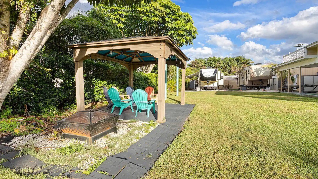 Photo of Outdoor in Florida Gardens