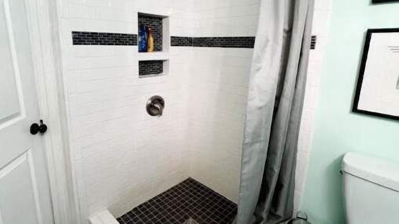 Photo of Bathroom in Myrtle Grove