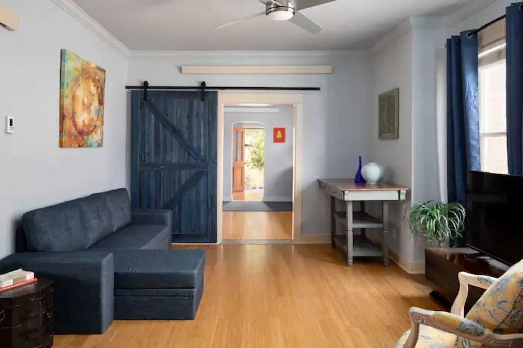 Photo of Livingroom in North Beacon Hill