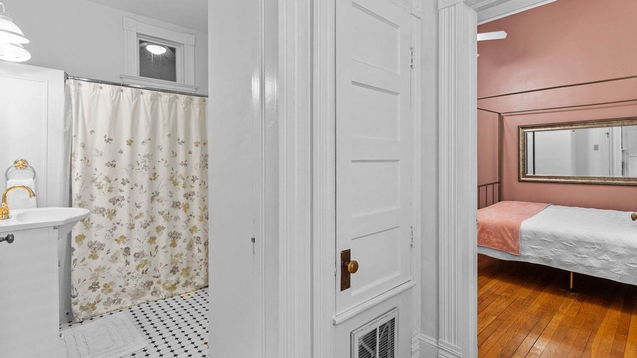 Photo of Bathroom in Wilmington Historic District