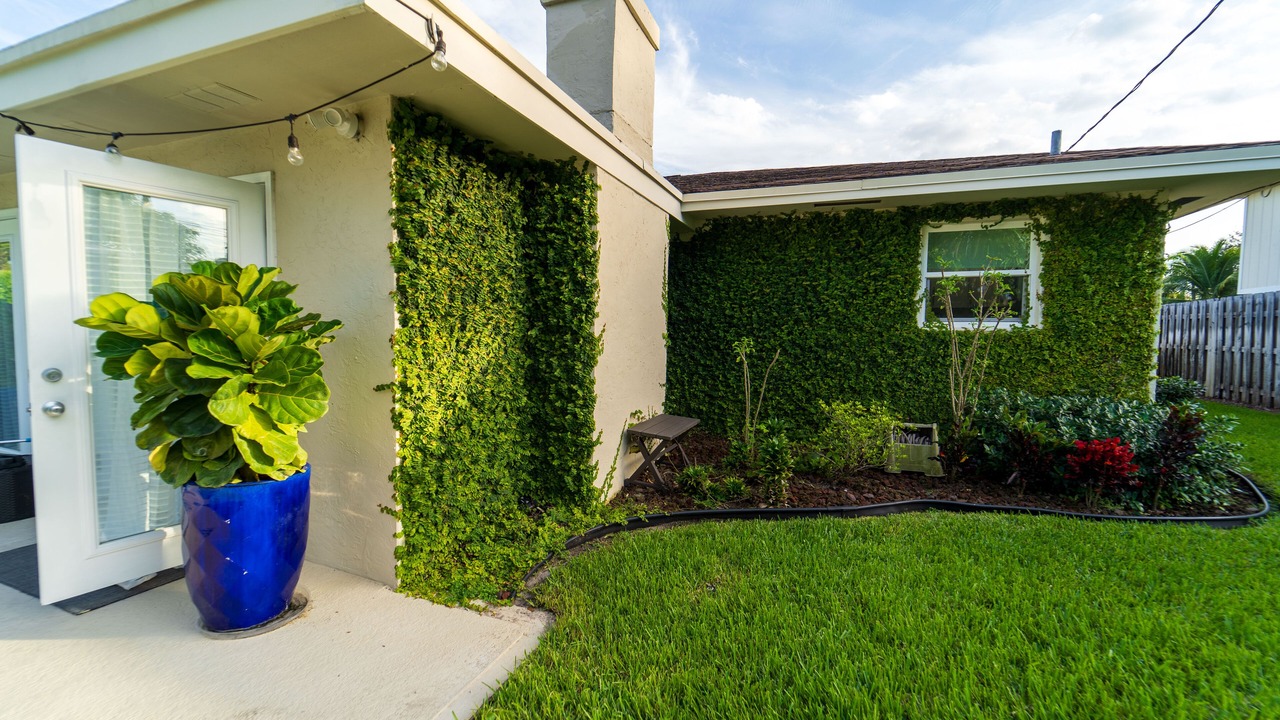 Photo of Outdoor in Lake Worth Corridor