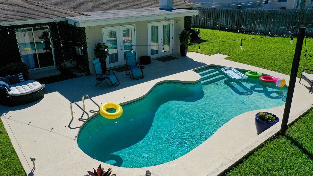 Photo of Outdoor in Lake Worth Corridor