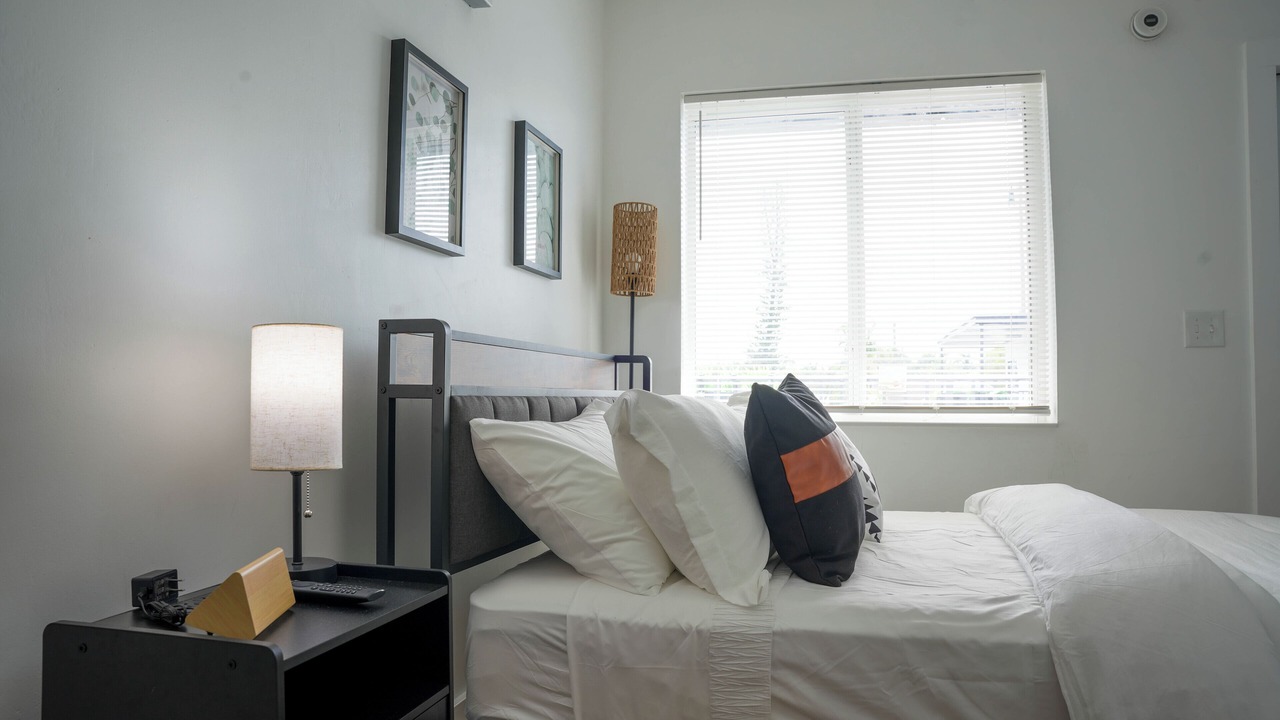 Photo of Bedroom in Old Northwood Historic District