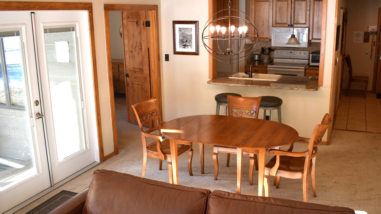 Photo of Livingroom in Lakeside Village