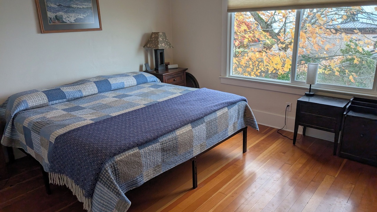 Photo of Bedroom in Alki