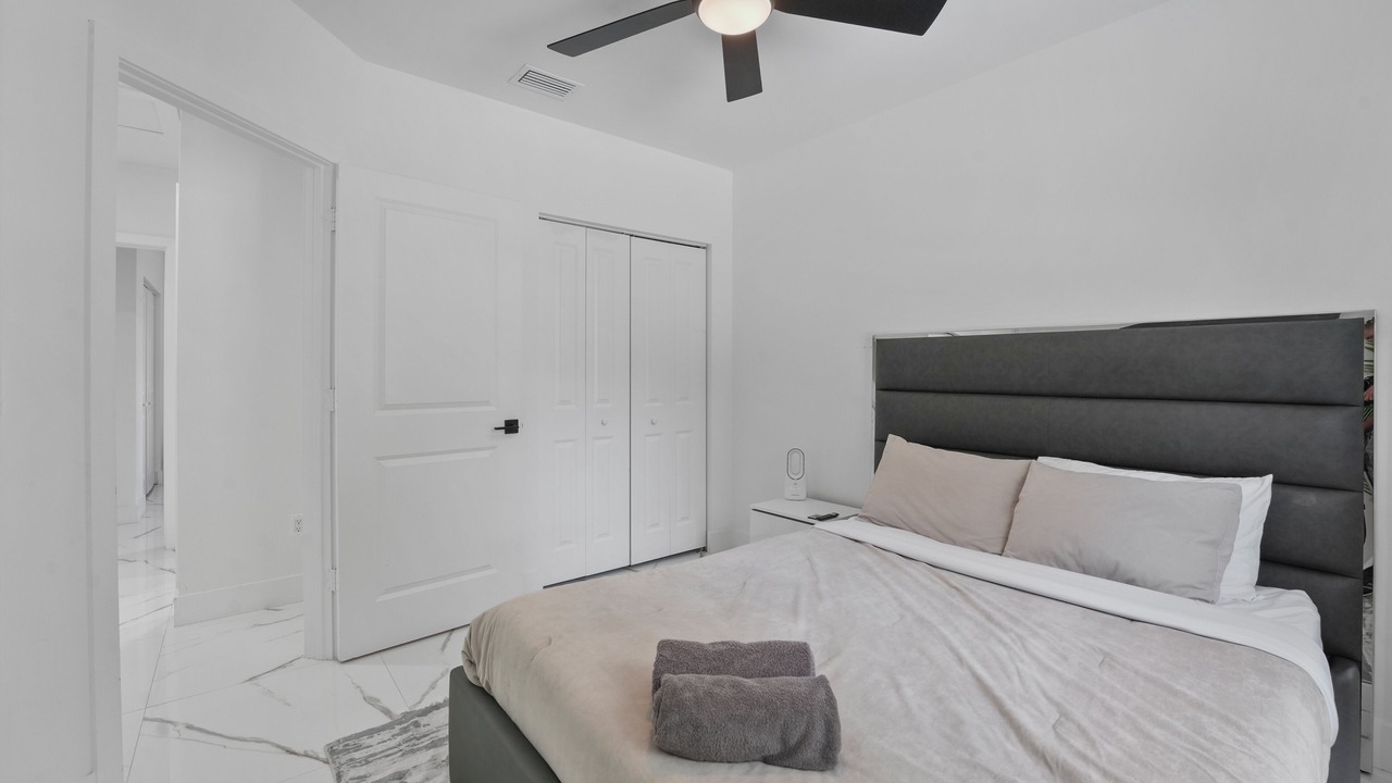Photo of Bedroom in Old Northwood Historic District