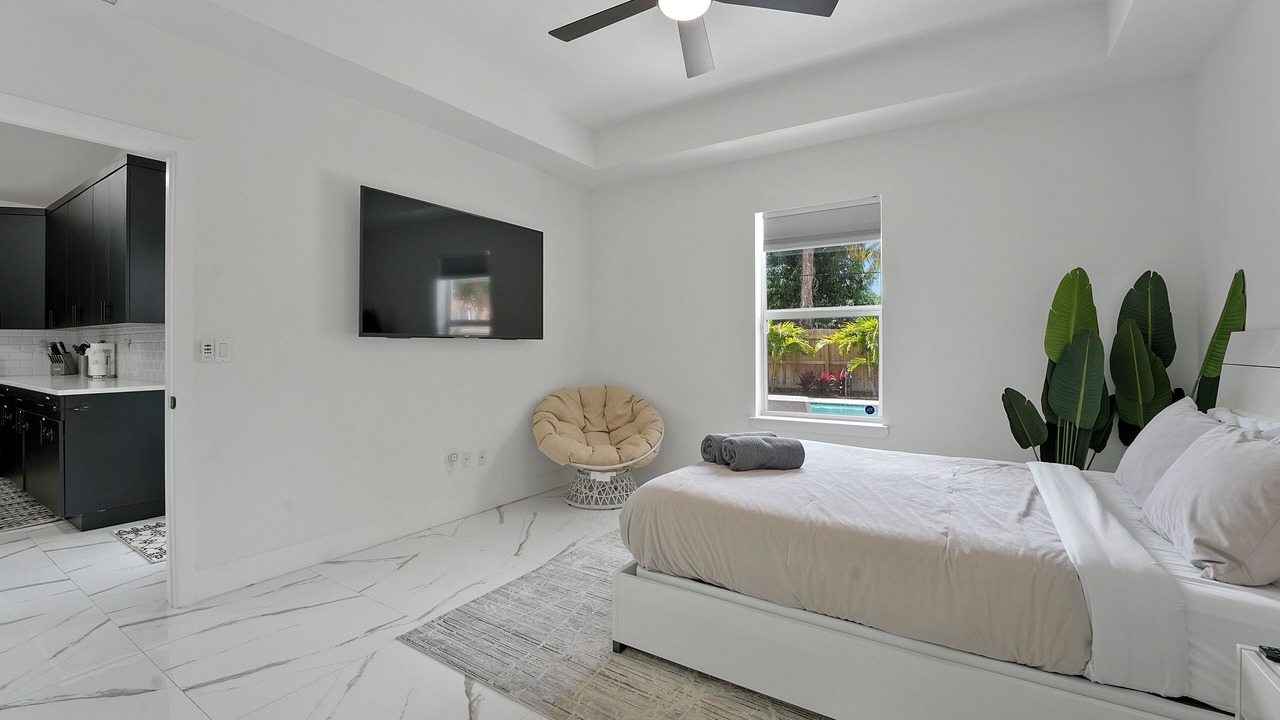 Photo of Bedroom in Old Northwood Historic District
