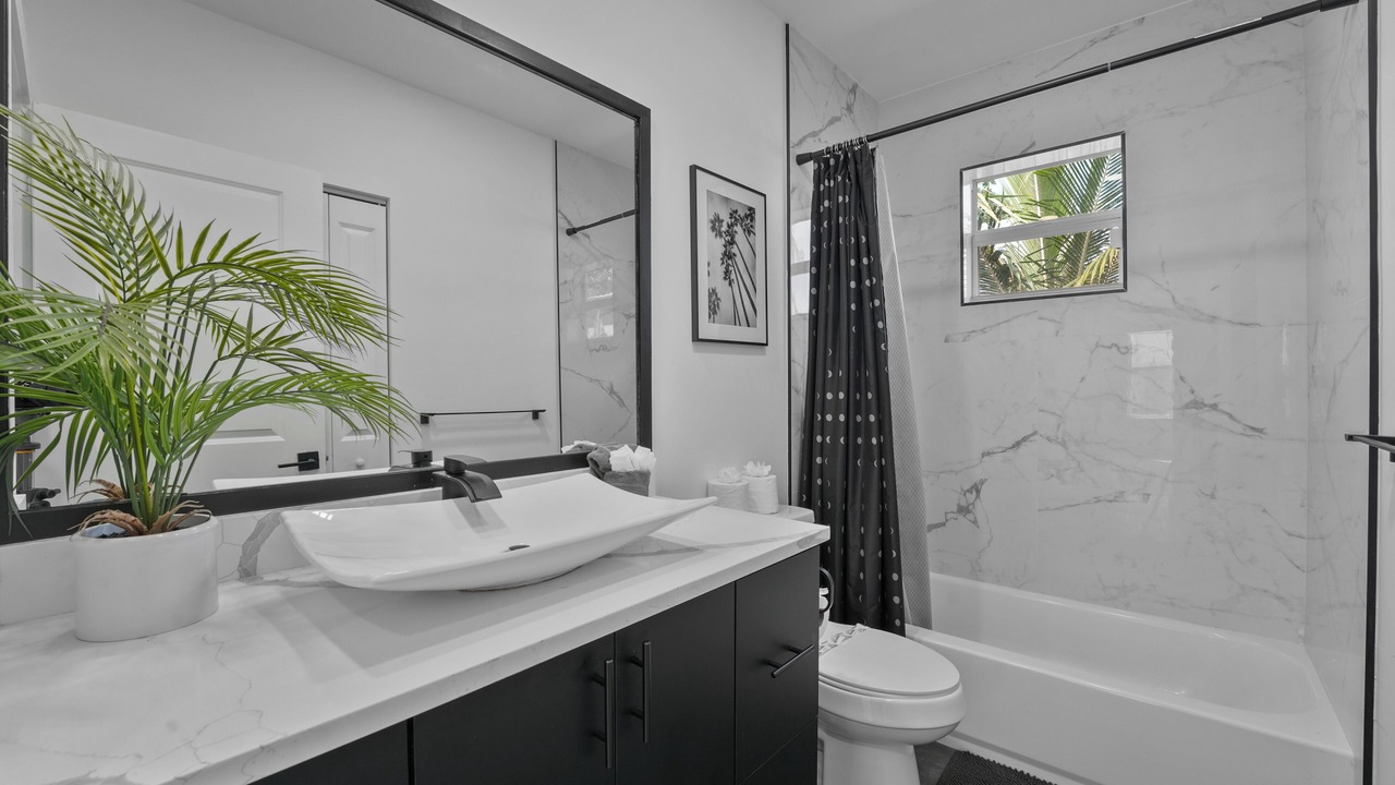 Photo of Bathroom in Old Northwood Historic District
