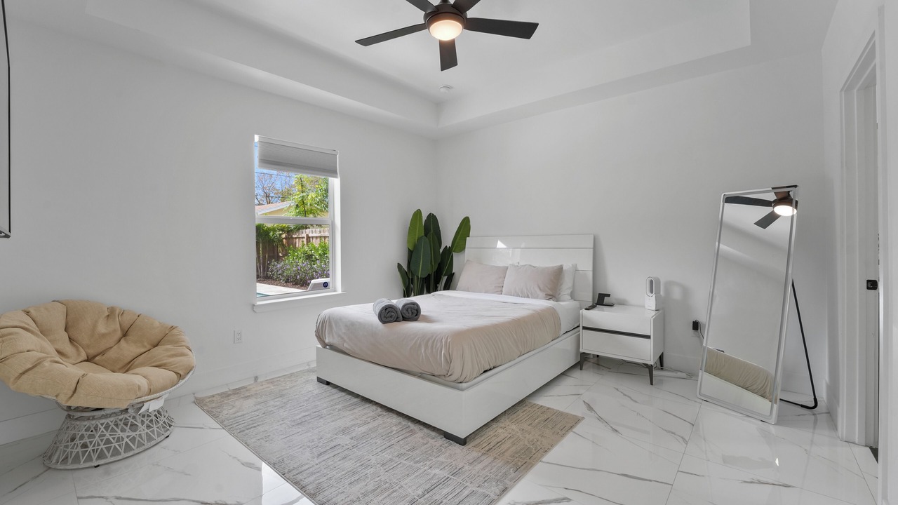 Photo of Bedroom in Old Northwood Historic District
