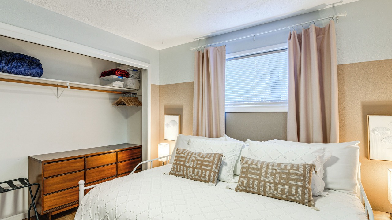 Photo of Bedroom in Spenard