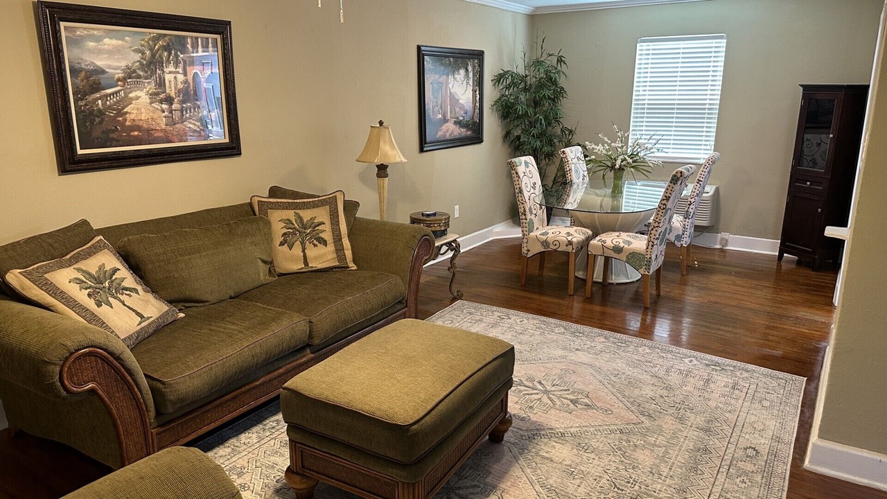 Photo of Livingroom in Highlands - Perkins