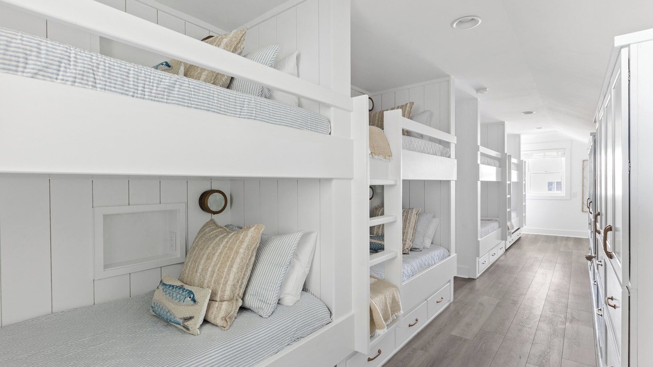Photo of Bedroom in Topsail Beach