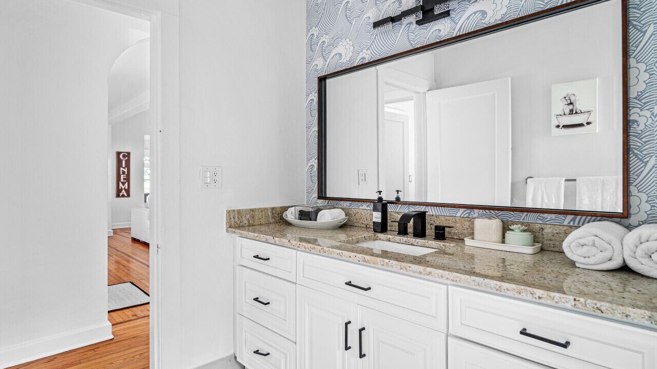 Photo of Bathroom in Pinewood Park