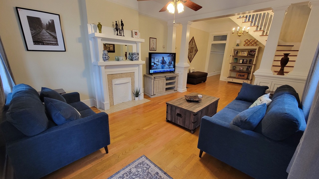 Photo of Livingroom in East Carrollton