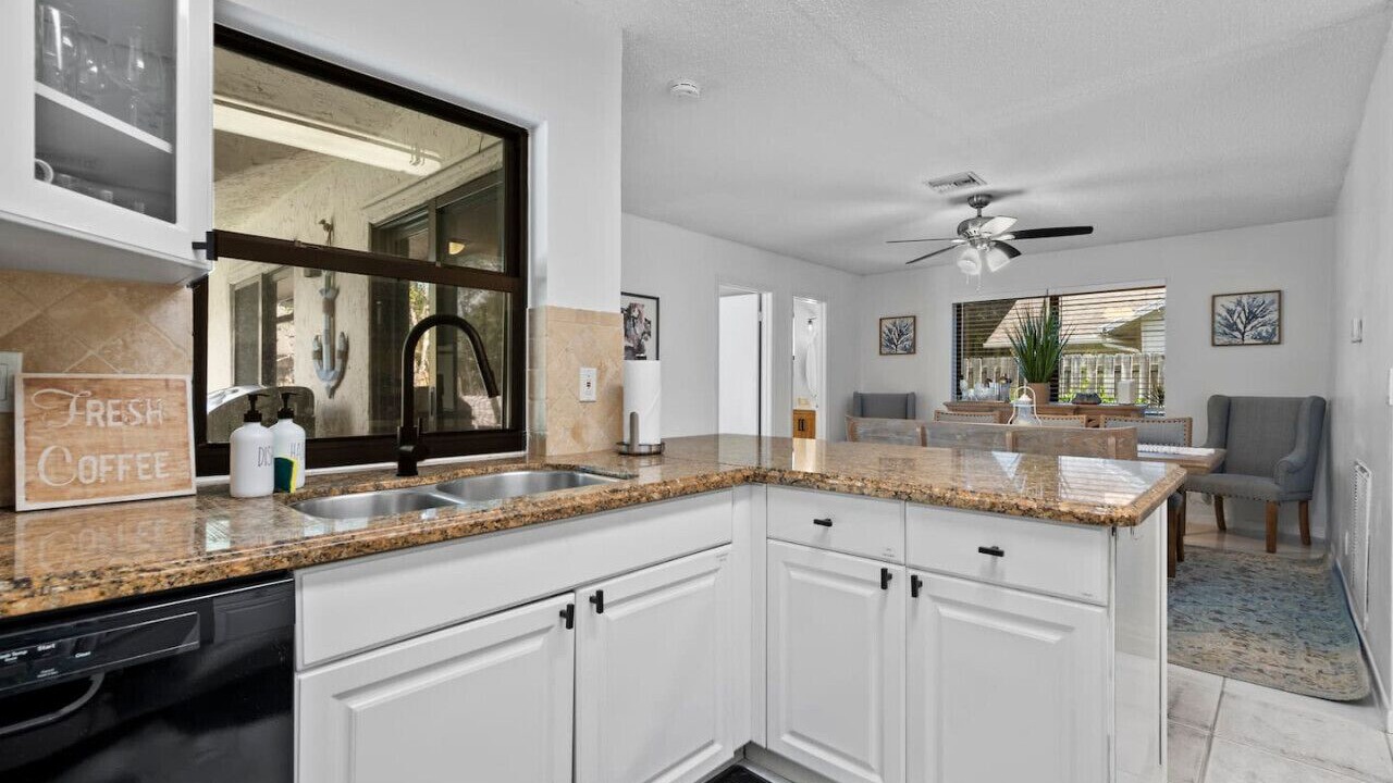 Photo of Kitchen in Tropic Palms